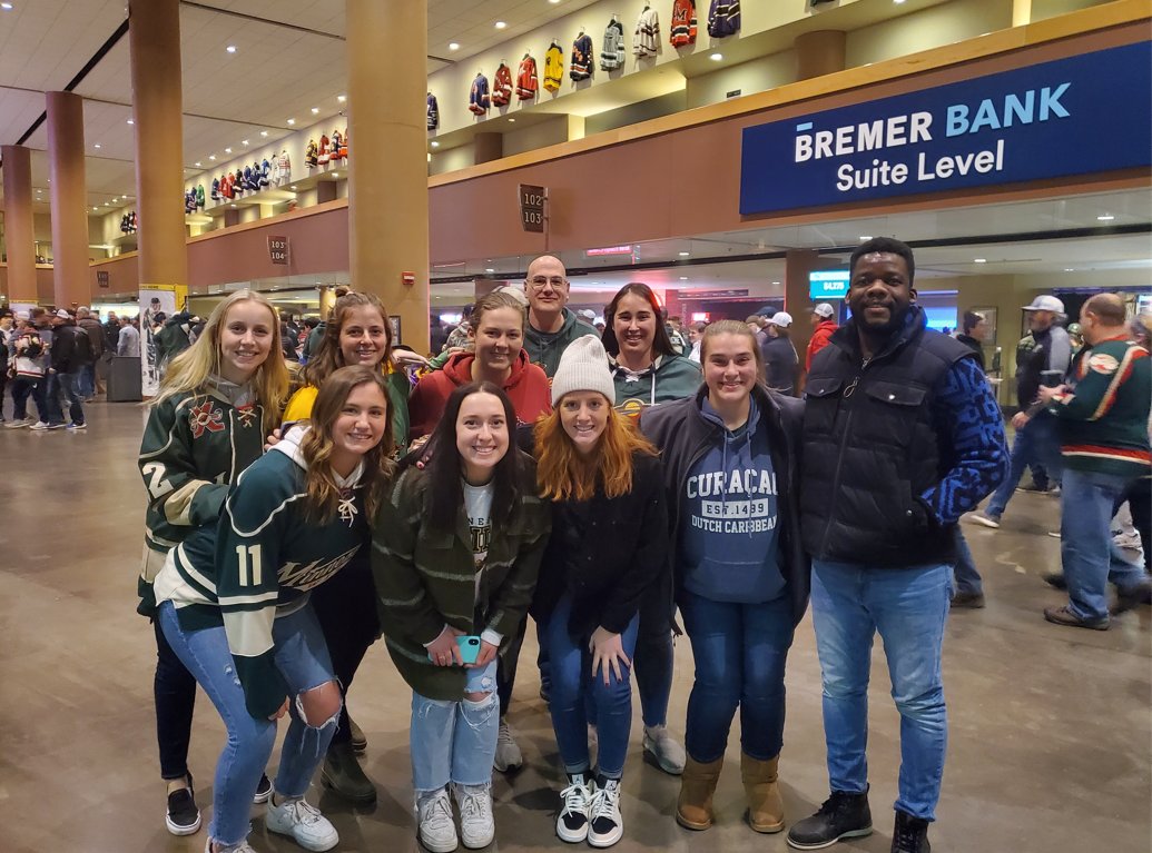 ResolutionMed's tweet image. Culture is king at Resolution Medical! Good times and plenty of team bonding as we celebrated another win for the @mnwild. 🏒
#companyculture #MinnesotaWild