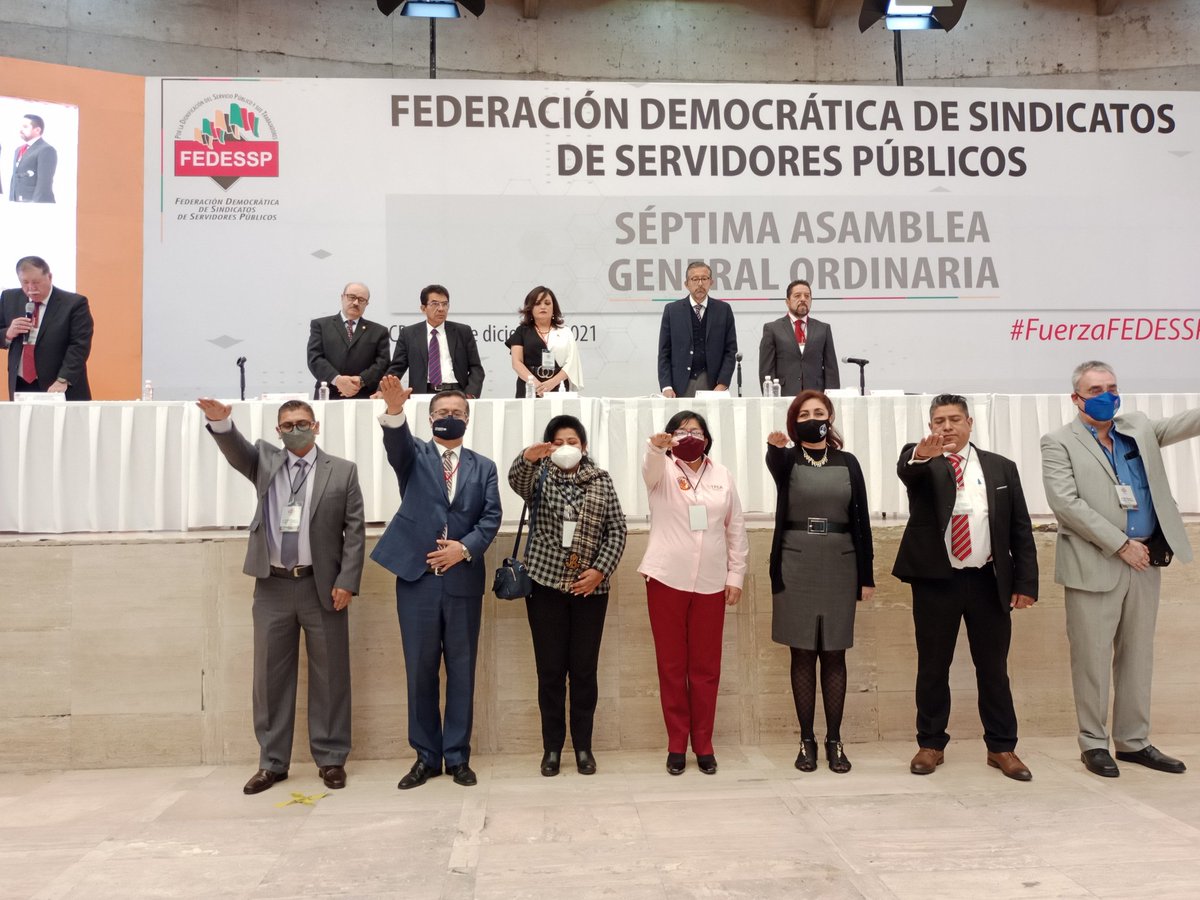 #Enterate 
Hecho el pase de lista por la secretaría de organización y verificar el Quorom estatutario el Mtro. <a href="/agusaviles1/">Agustín Avilés</a> en su calidad de Presidente Colegiado de clara "Legalmente instalada la SÉPTIMA ASAMBLEA GENERAL ORDINARIA". 
<a href="/marudavalos29/">Maru Dávalos</a> 
#TodosSomosUno #1deDiciembre