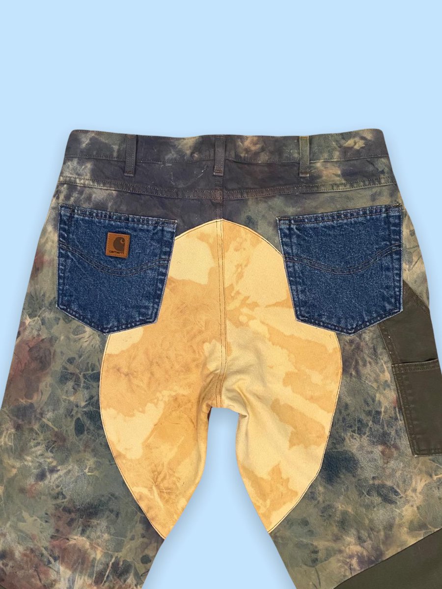 SydBRISCO's tweet photo. Reminder that a few pairs got pre-released! They’re on my site and will be discounted until this weekend! Check me out, cop some super cool 1:1 pieces, and share with ya people please! 💕 https://t.co/MrVG0yrFj8 https://t.co/1glaeg90hi