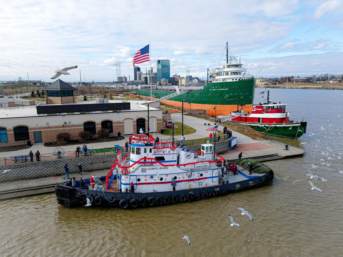 We are gearing up for our 2021 Christmas Tree Ship event on Saturday, December 4!

Purchase a tree or a holiday gift card for a family In need and then join us for the arrival of Santa and a boatload of trees.

Purchase here:
eventbrite.com/e/2021-christm…
