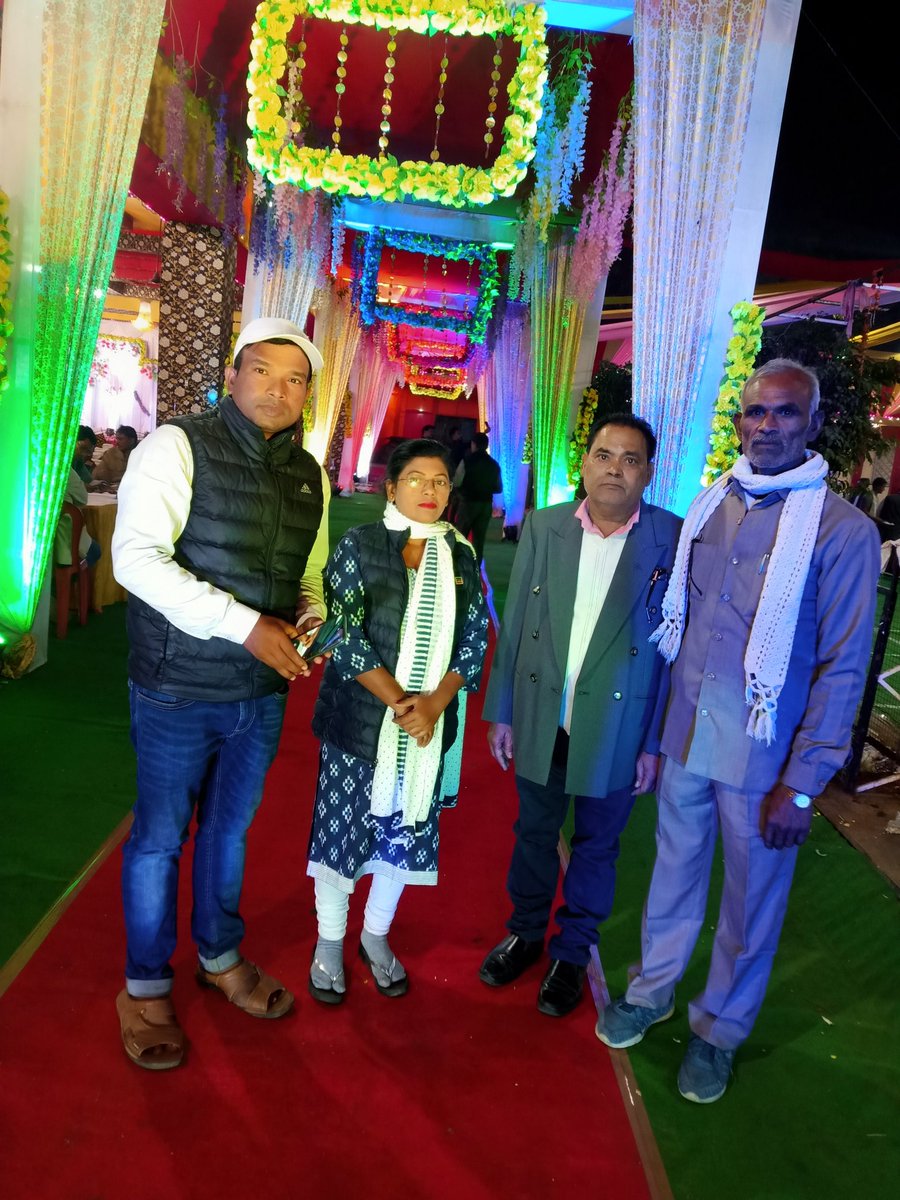 आज जनपद बांदा में डीएवी इंटर कॉलेज के प्रधान लिपिक जागेश्वर प्रसाद कुशवाहा जी के सुपुत्री की शादी समारोह में सम्मिलित हुई।