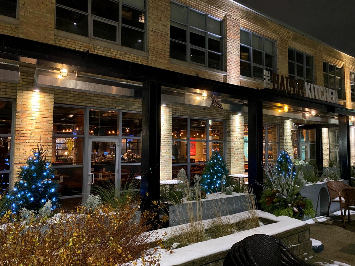 Since it's officially December, we thought now was the time to get into the festive spirit!! Let the countdown begin 🎁 ✨
📸 @cindyfromfrontrow
#wrawrsome #explorewr #waterloofoodies #supportlocal #waterloo #waterlooontario #wreats #uptownwaterloo #kwawesome