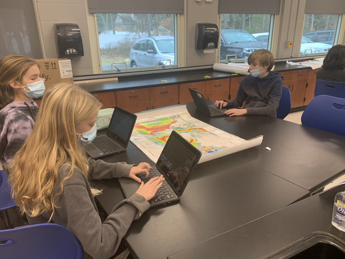 MrsBishay's tweet photo. S’s analyze geochronology maps to understand sea floor spreading, and then create models to explain how the process works. @RSDsmithschool https://t.co/Wr38UIf0VL