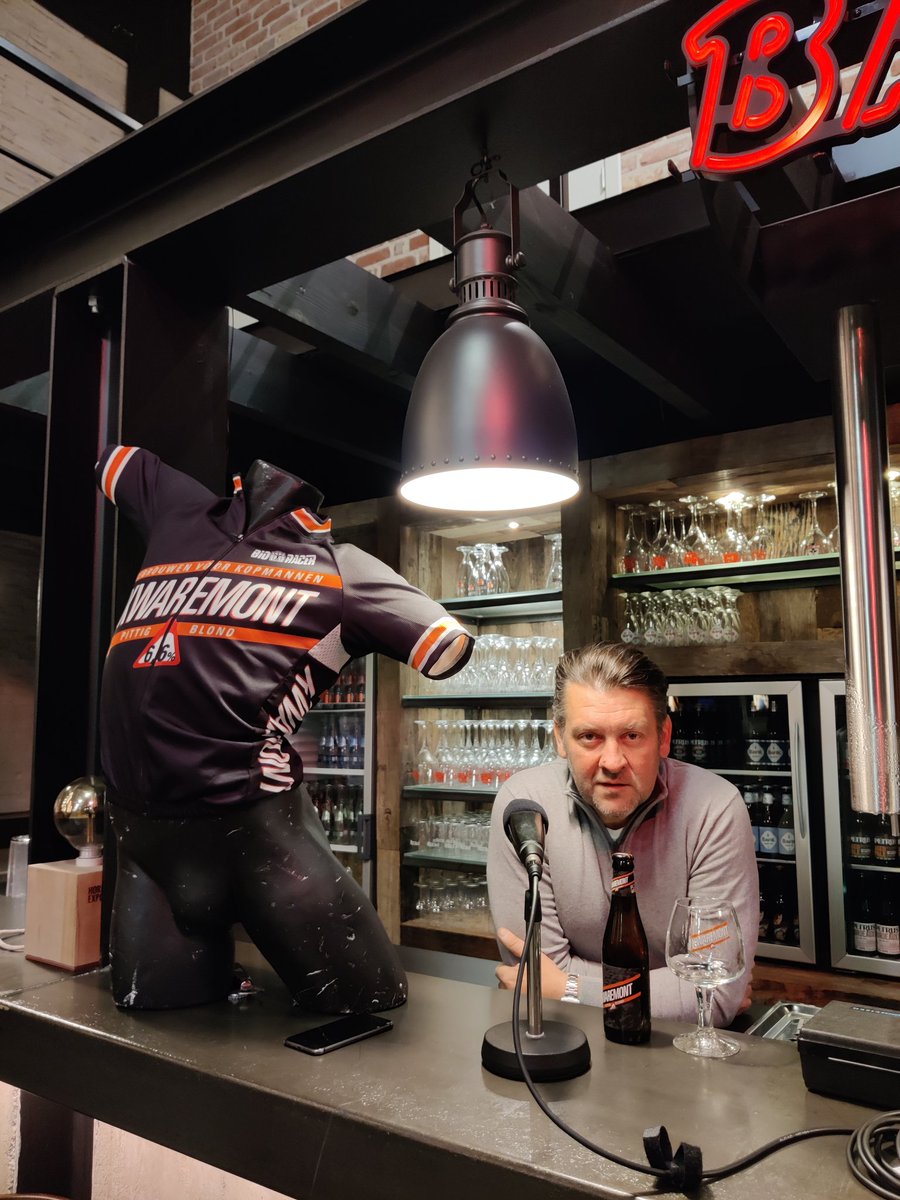 joao_ramboer's tweet image. Mijn opdracht voor #Howest, #sportjrn en #KOERS heb ik deze week volbracht. Na lang zoeken kwam ik bij oud-wielrenner @NicoMattan terecht, die nu actief is als ambassadeur van het wielerbier Kwaremont. Bedankt aan Nico voor de medewerking en voor het delen van zijn verhaal.