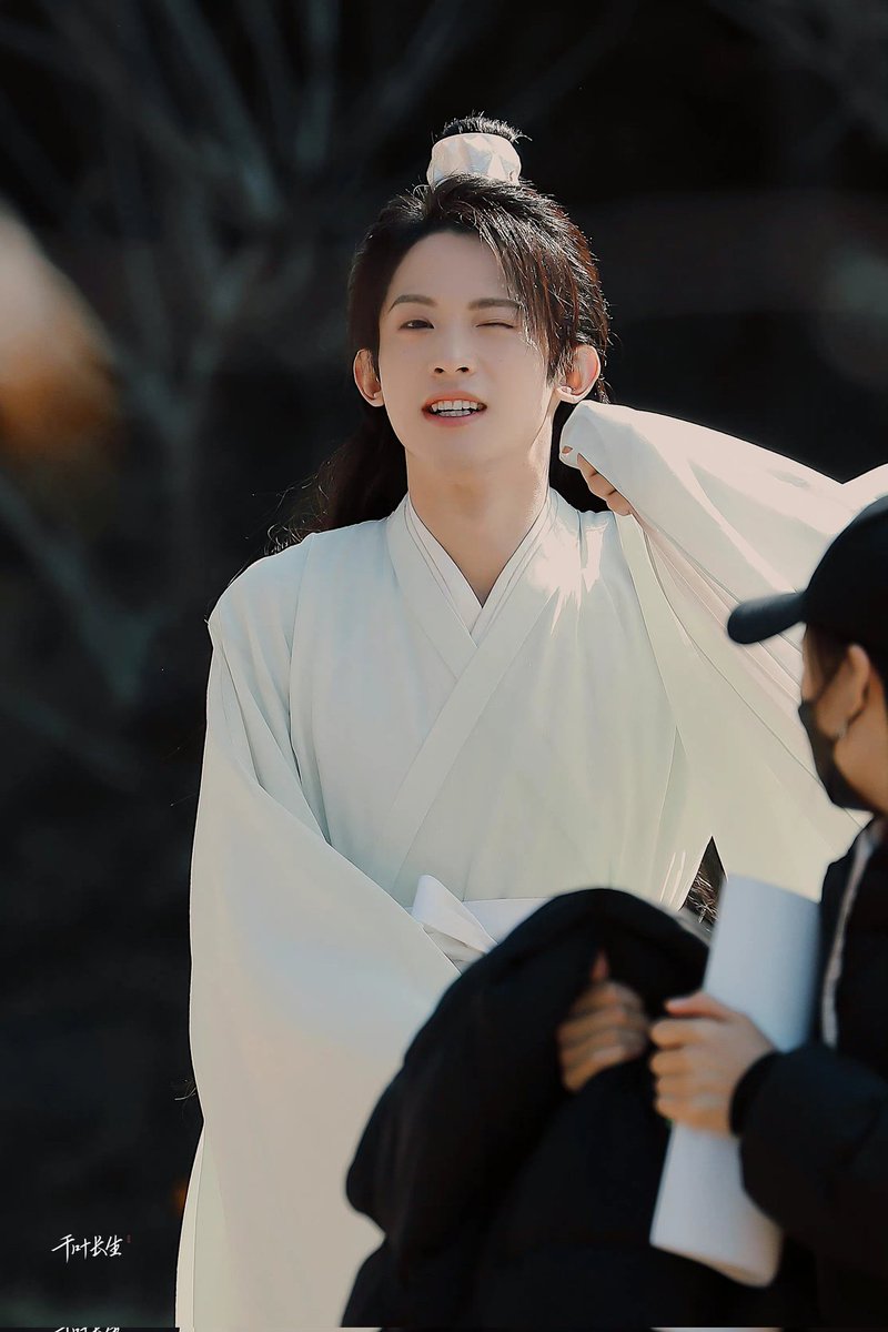 little_red_silk's tweet photo. #ShiQingxuan: WINK 😉
#TGCF #TGCFLiveAction #ChangHuasen #LordWindMaster https://t.co/svOn6TFril