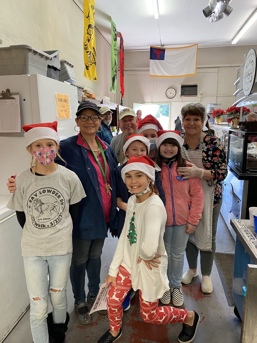 amyjohnthomas's tweet photo. I could not be more proud of S Ray Lowder’s Ambassador Club!  We enjoyed a morning volunteering within our community!  Woody provided a great history lesson and information about essential resources that Christian Ministries provides!  This group represented @NC_LCS well! https://t.co/Wkzt7RYwxi