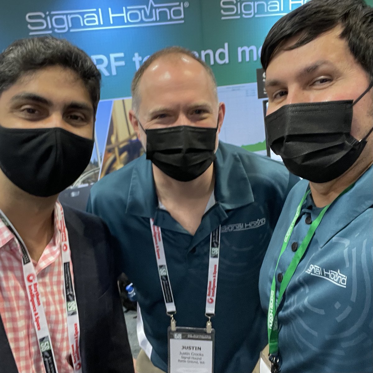 SignalHound's tweet image. Look who we found! Raghav from @everythingrf made the big trip to #AOC2021 Always great to see our friends and colleagues in person.