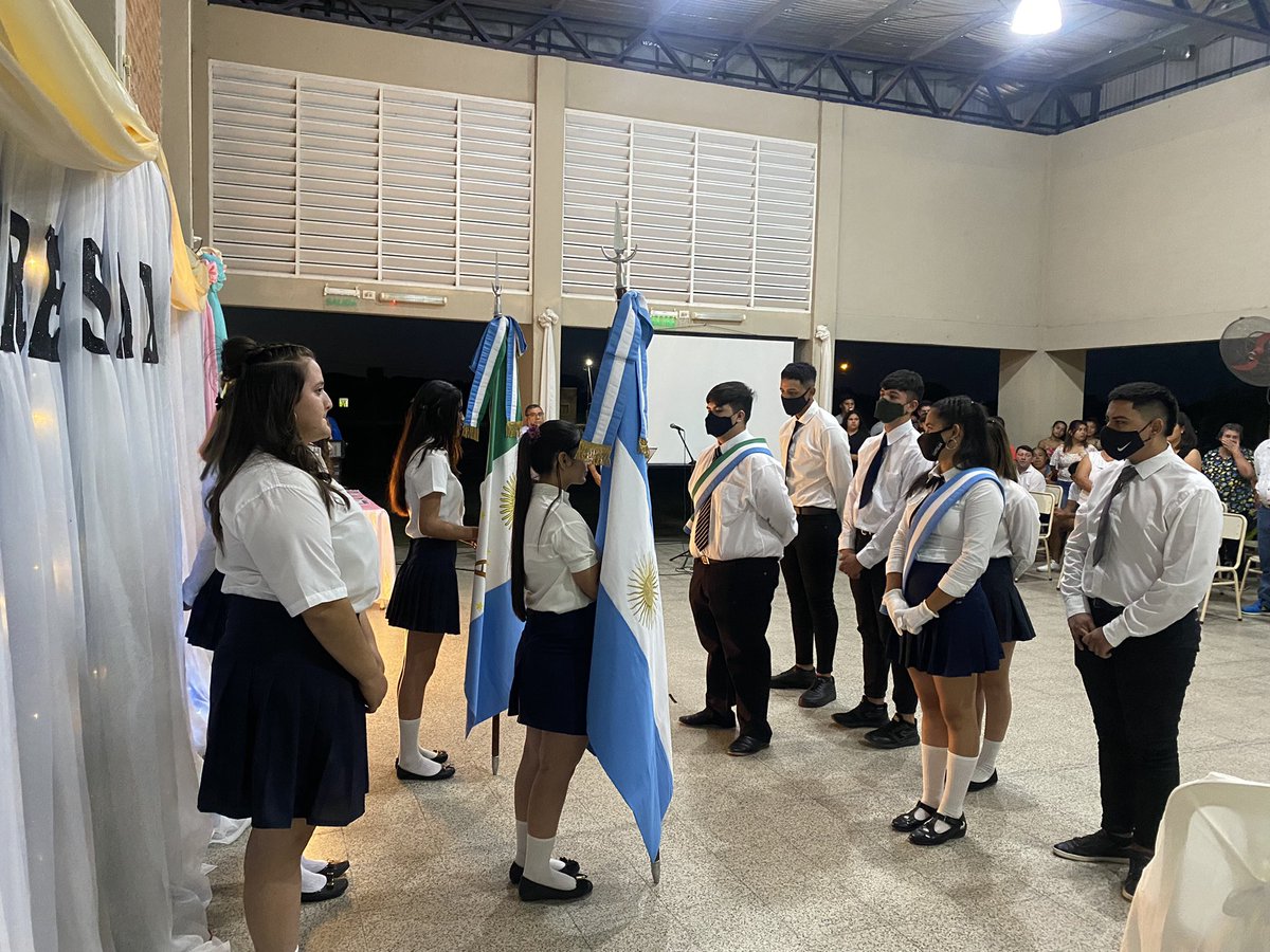 clpanzardi's tweet photo. Participé del acto de colación #Promo21 en la EES N 128 de #LagunaBlanca
Me emociona profundamente ver la manera en la que ha crecido nuestra comunidad educativa de la escuela secundaria. https://t.co/Hw26YHE94y