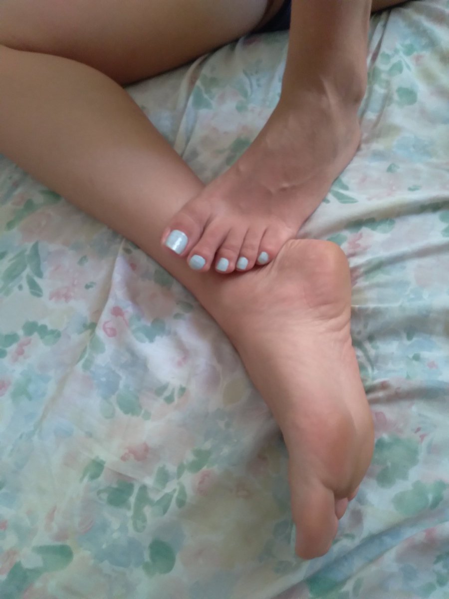 XxxtonC's tweet photo. #feet #perfectoes https://t.co/pHBQTQXFDU