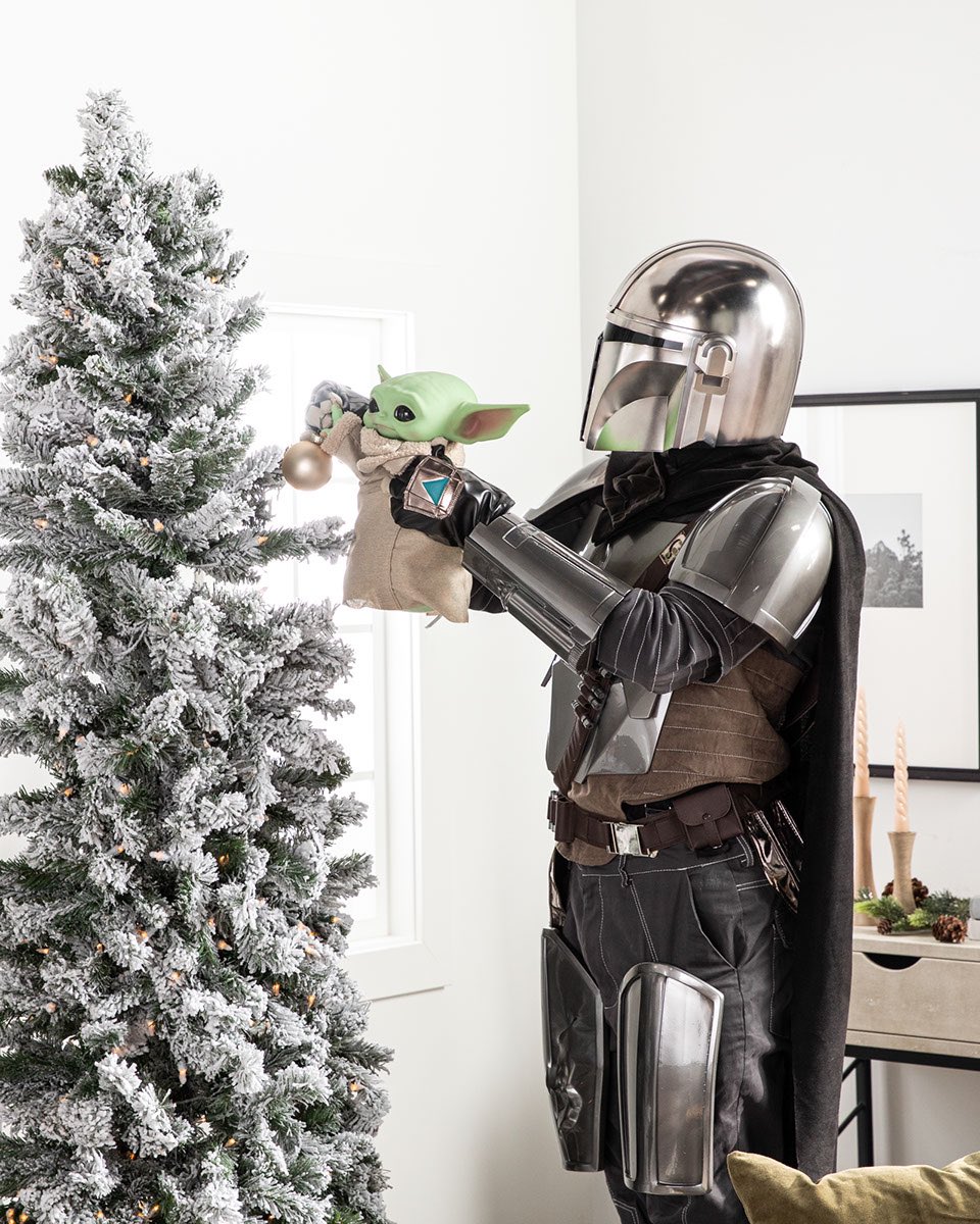DinDaddymando's tweet photo. Did someone say December?
📸: @AshleyBoydPhoto
…
#themandalorian #babyyoda #grogu #christmas #christmastreedecorating #singledad #dindjarin #daddymando #itsbeginningtolookalotlikechristmas https://t.co/ZKNeBaFemn
