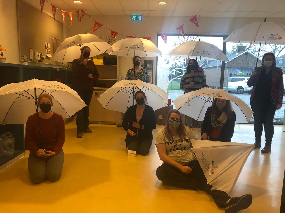 cbsdevaart's tweet image. Dank u Sinterklaasje! Wat een leuke cadeau’s kreeg het team van de Sint en bestuurspieten!

@CKCDrenthe - Onderwijs en Kinderopvang #Oogvooriedereen #basisschool #sinterklaas