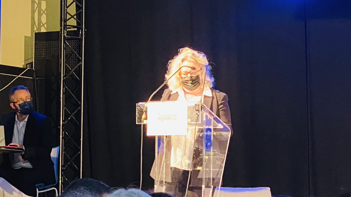 ebeldent's tweet photo. @AnneGallot notre déléguée générale et @Lecerf_St notre présidente, nous présentent les grands projets de notre association.
Toujours plus loin, toujours plus fort!

@1ElisaMoreno @Defenseurdroits 

#15AnsDActions #Formation #PlanDeLutteContreLesDiscri https://t.co/C6irPk3111