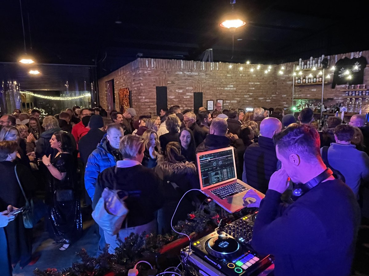 phil_hobden's tweet photo. The official @AWEBLiveExpo afterparty is on! #AWEBLiveExpo #RaiseRecoverProtect @Capitalisers https://t.co/IklM2eThHI