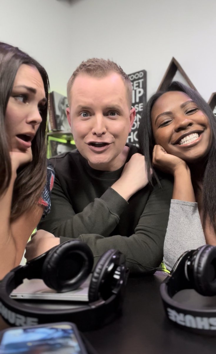 These faces + tea spilled allll over the floor 🧹 🧹 🧹 
👇🏻
m.youtube.com/watch?v=zkZCvd…