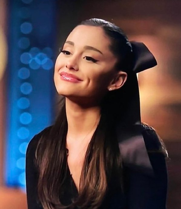 Gerasoundz's tweet photo. MENTIU? Exalando sensatez, Ariana Grande diz que "The One That Got Away" de Katy Perry é uma das faixas pop mais bem escritas de um dos melhores álbuns pop da história. https://t.co/Y9cvcgVM3U