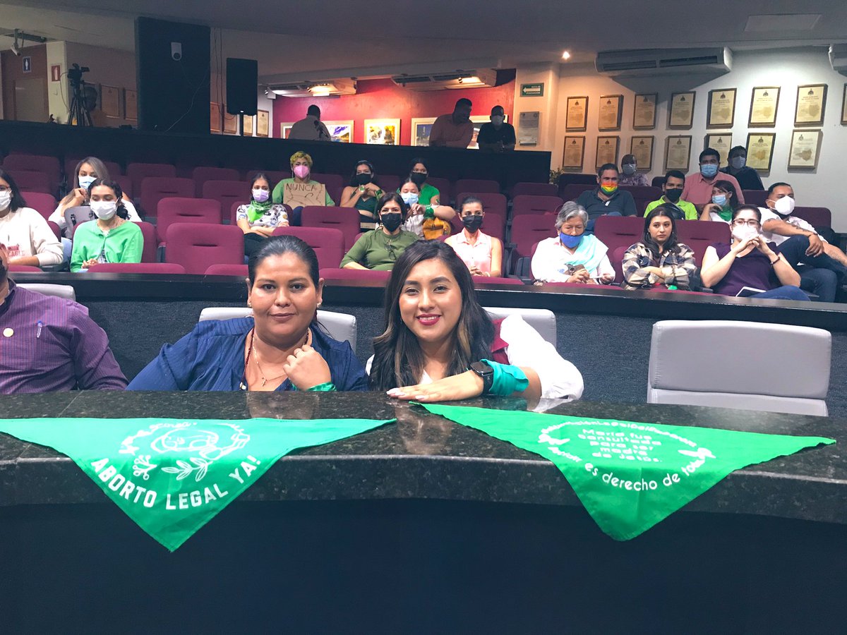 DecideColectiva's tweet photo. El Congreso hoy es nuestro💚💚💚

#AbortoLegalColima #EsLeyColima #AbortoLibre #QueSubaLaMarea #SeráLeyColima https://t.co/Um8vWayjB0