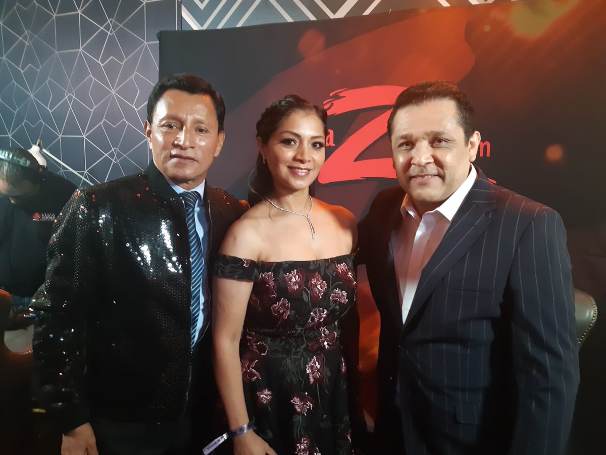 laz1073fm's tweet photo. El desfile de grandes artistas continúa en esta gran celebración de #Bandamax25Años 🤠
@TvBandamax https://t.co/8lpoXU5hvO