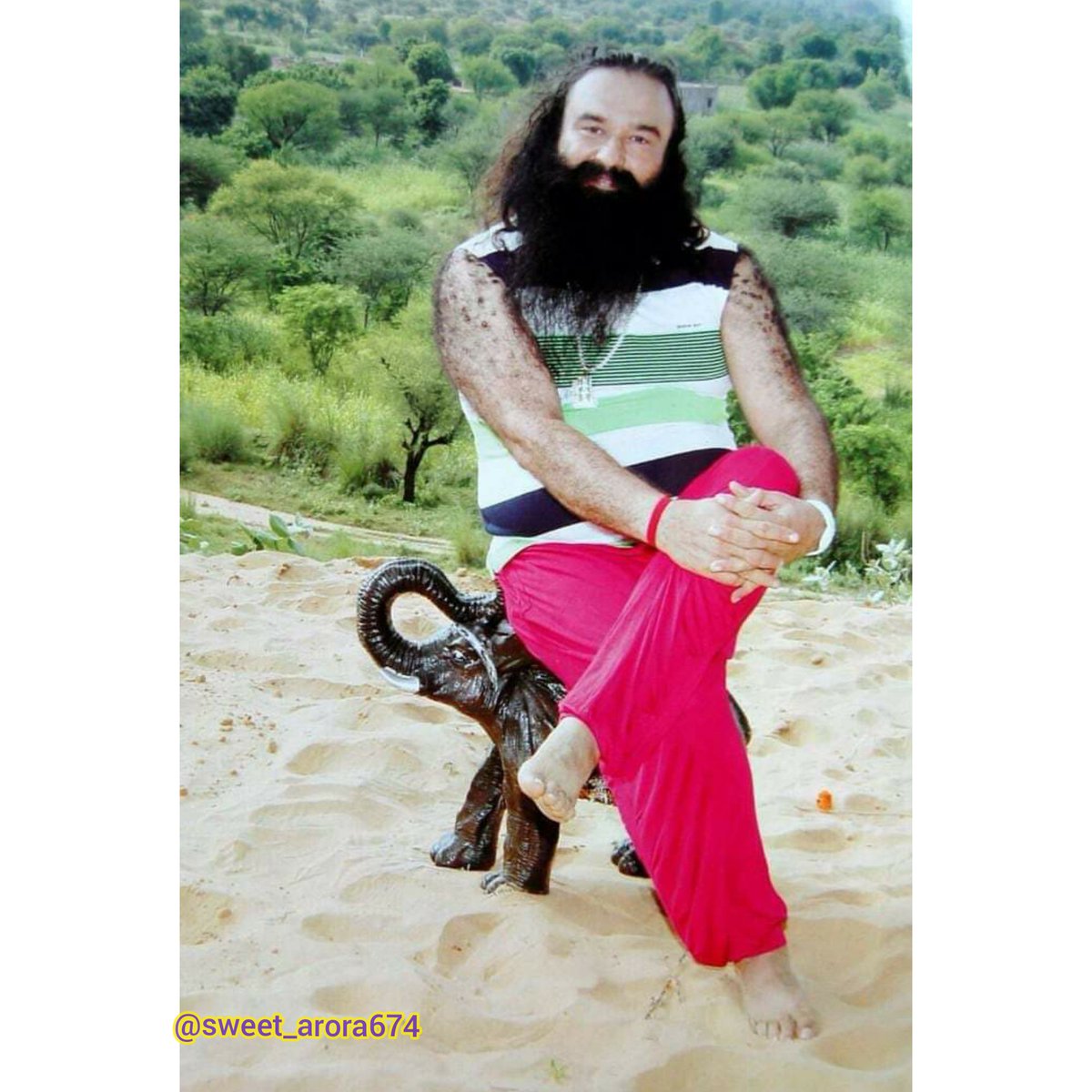 SArora674's tweet photo. तुझे याद कर लूँ तो मिल जाती है..
हर दर्द से निज़ात. 
लोग यूँ ही कहते है  कि 
दर्द की दवाई महँगी हैं...🙏🙏🌹❣❣
@Gurmeetramrahim https://t.co/TNVO07SZ88
