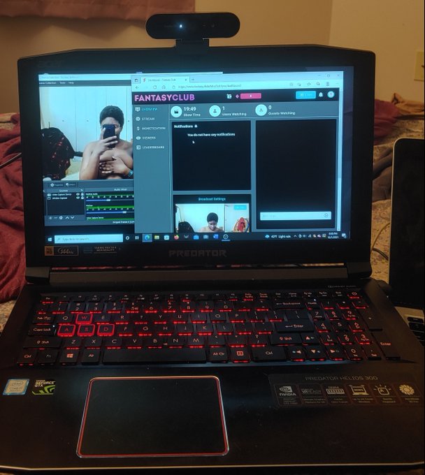 Quit staring. https://t.co/aV0iejJmKh