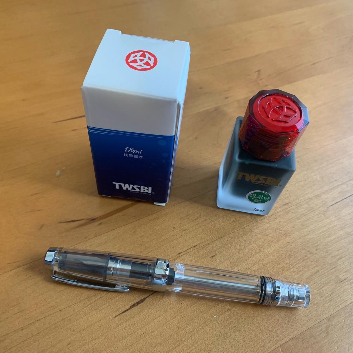 50smonkey's tweet photo. TWSBI INK
櫳翠緑(ForestGreen)をVACminiに
紙:神戸派計画グラフィーロ
書いた瞬間は芝の鮮やかさで徐々に落ち着いてくる😌
グリーン系は深く色々な色追って無いけど、じっくり見ていきたいな😶
 #twsbi  #ink  #インク好きな人と繋がりたい  #緑  #神戸派計画グラフィーロ  #インク沼 https://t.co/ugc4r03IeP