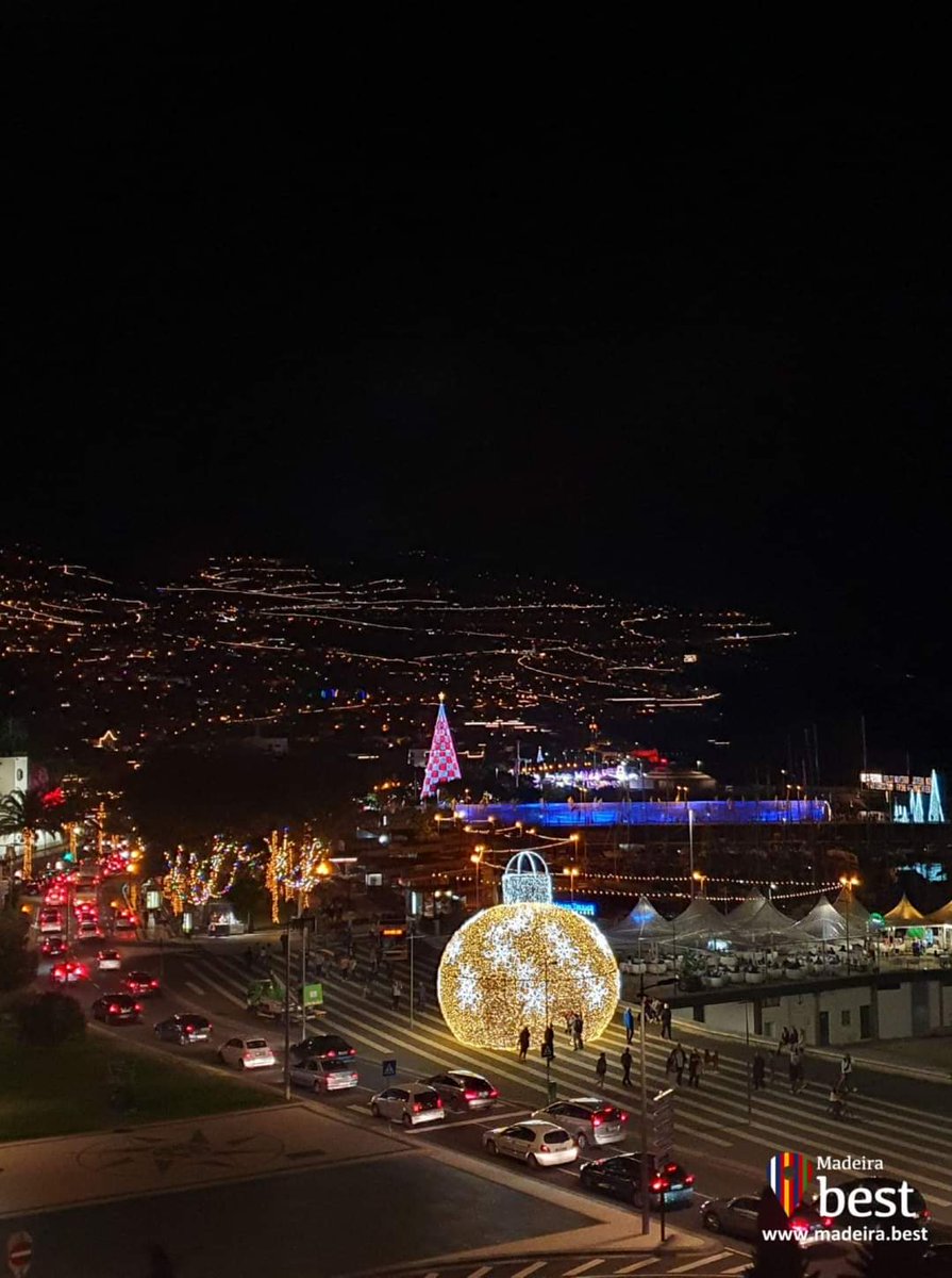 Christmas Lights are now ON 🎄
Happy Christmas!  
#Madeira #Funchal #Natal 