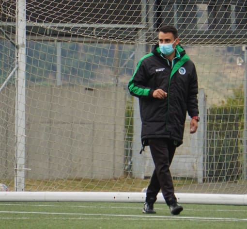 DPMAlbiverde's tweet photo. La temporada de Felipe Cornejo ha cargo de Deportes Puerto Montt:

•🛠 35 partidos
•✅ 14 victorias (7 como visitante) 
•➖ 13 empates
•❌ 8 derrotas
•📈 52,38% de rendimiento

Llegó como desconocido y cierra la temporada con la frente en alto. PIDE RENOVACIÓN ⛵. https://t.co/jrzqg8MI4z