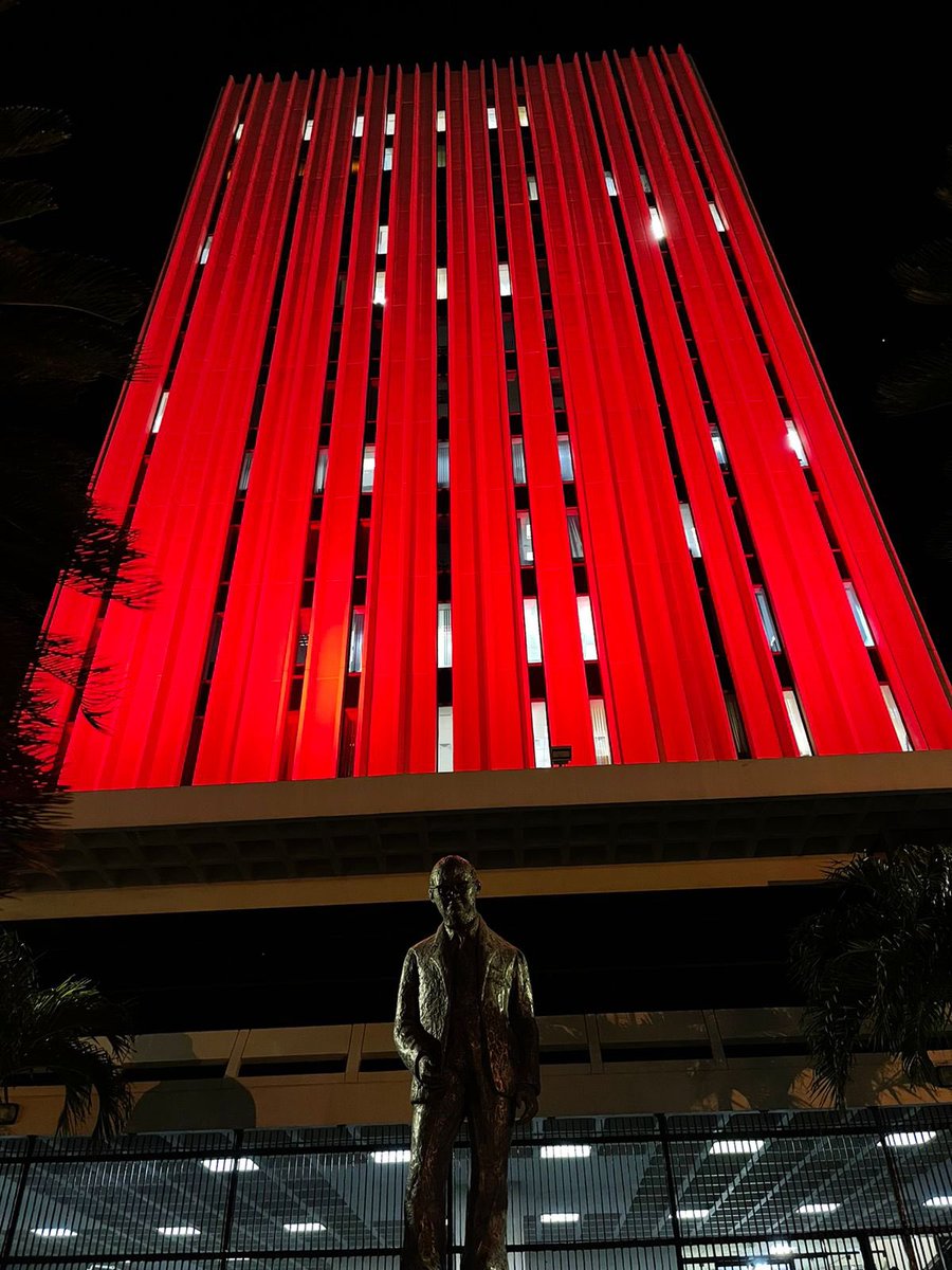 andrewbellamyja's tweet photo. Bank of Jamaica painted RED

The @MayorWilliamsJA &amp; @ksamcorp initiative is taking off very nicely.

Paint Kingston City Red is in support of @UnaidsJ @UNAIDS

#WorldAIDSDay
#KgninRed https://t.co/GRkRtkJKZu