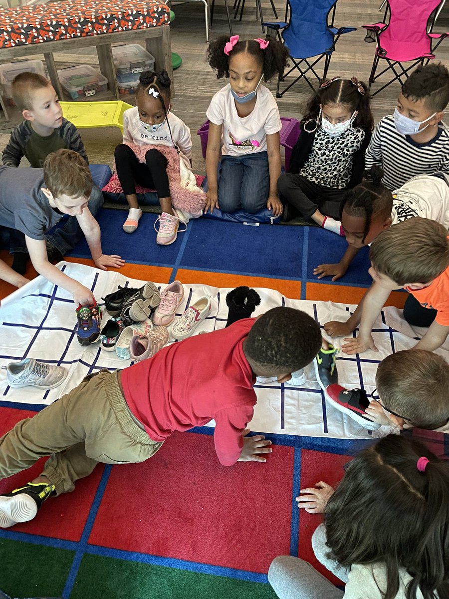 TXCounselor22's tweet photo. Collecting and sorting data stinky feet style.  #kindercubsrock
@FoxKISD https://t.co/cmrvnr8HQy