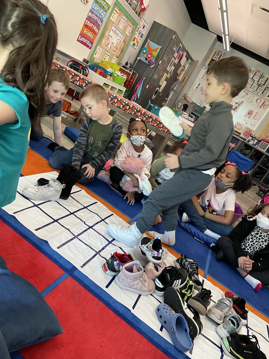 TXCounselor22's tweet photo. Collecting and sorting data stinky feet style.  #kindercubsrock
@FoxKISD https://t.co/cmrvnr8HQy
