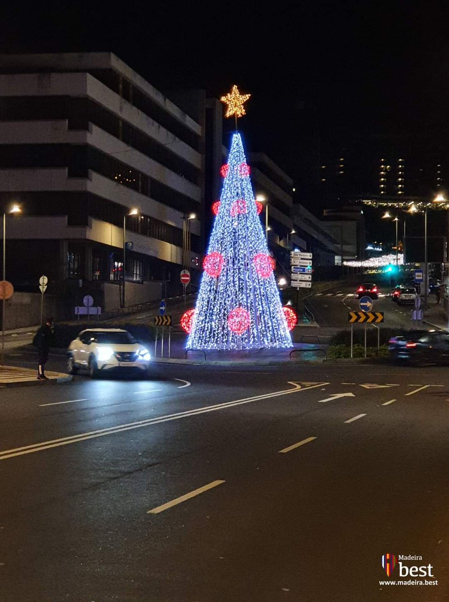 Christmas Lights are now ON 🎄
Happy Christmas!  
#Madeira #Funchal #Natal 