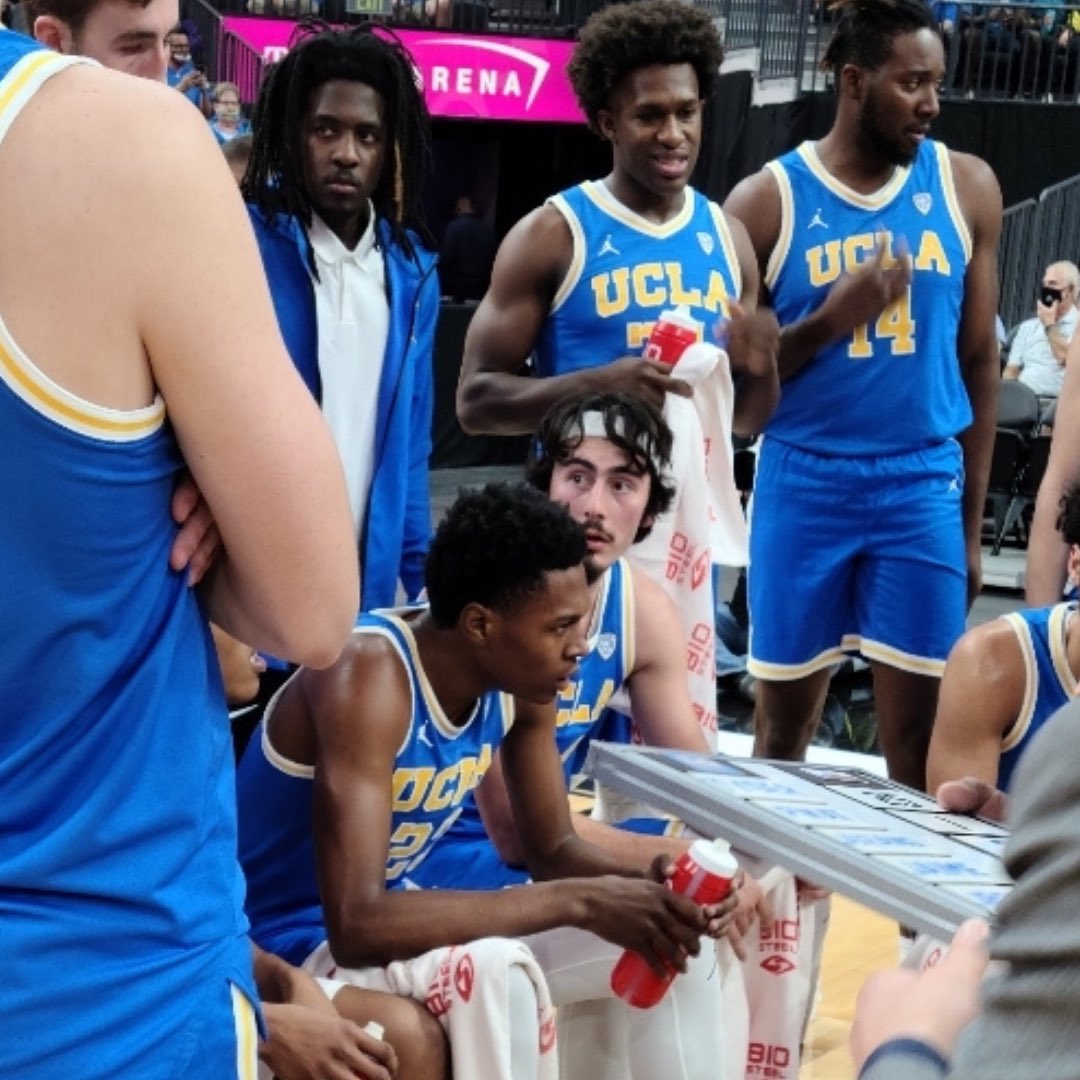 BioSteelSports's tweet photo. Ohh how we've missed college basketball! 🏀

We're proud to have hydrated hundreds of college athletes with Clean. Healthy. Hydration. @Hoophall @EmpireClassicBB #HOFShowcase #HOFTipOff #EmpireClassic https://t.co/YInuYFrwdb