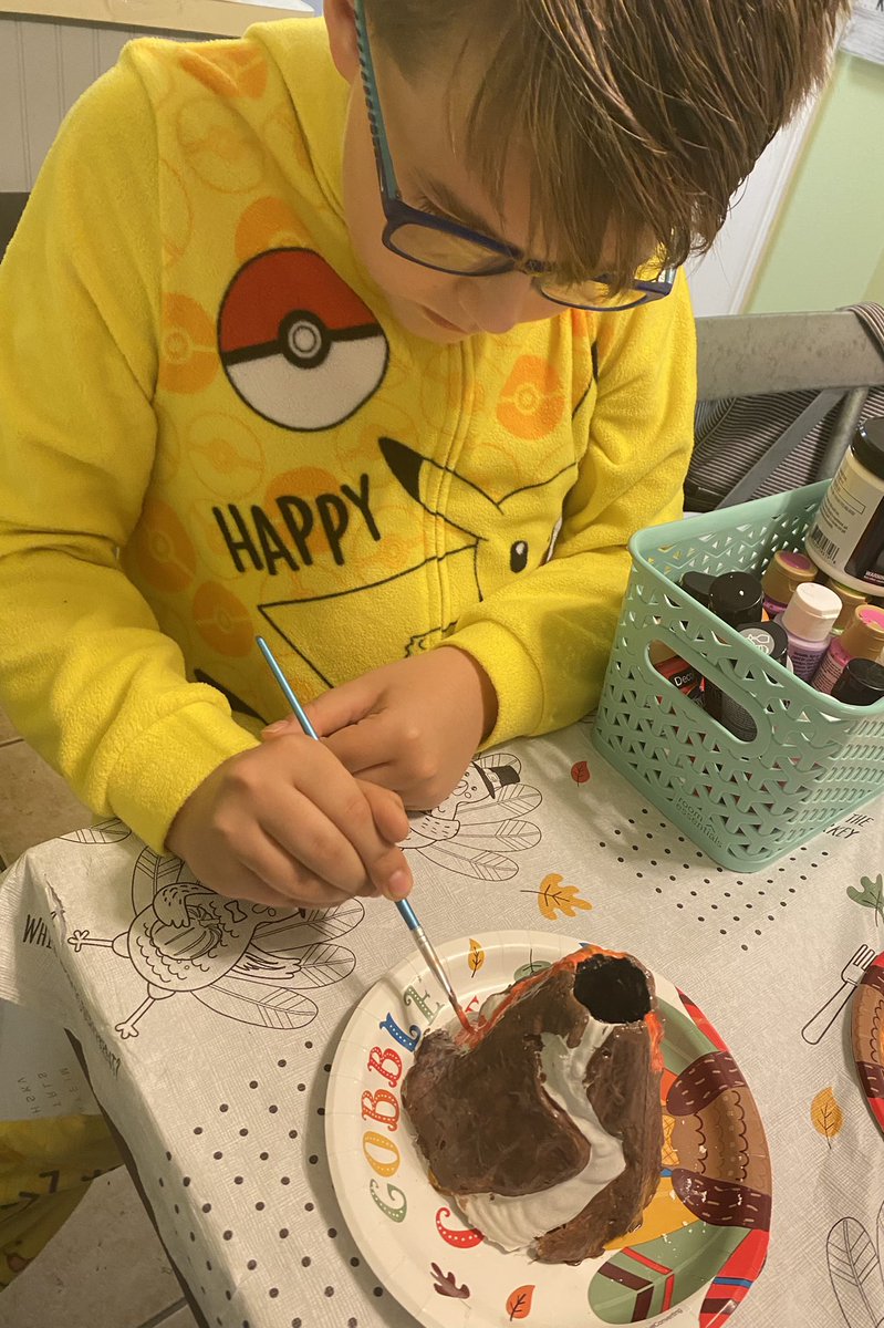 STREAM_QueenKC's tweet photo. Painting his π. He made this all by himself using plaster and a mold. @ReesStars @AliefScience #rapidchanges #erruptingsoon https://t.co/5Y9Tdti9Go