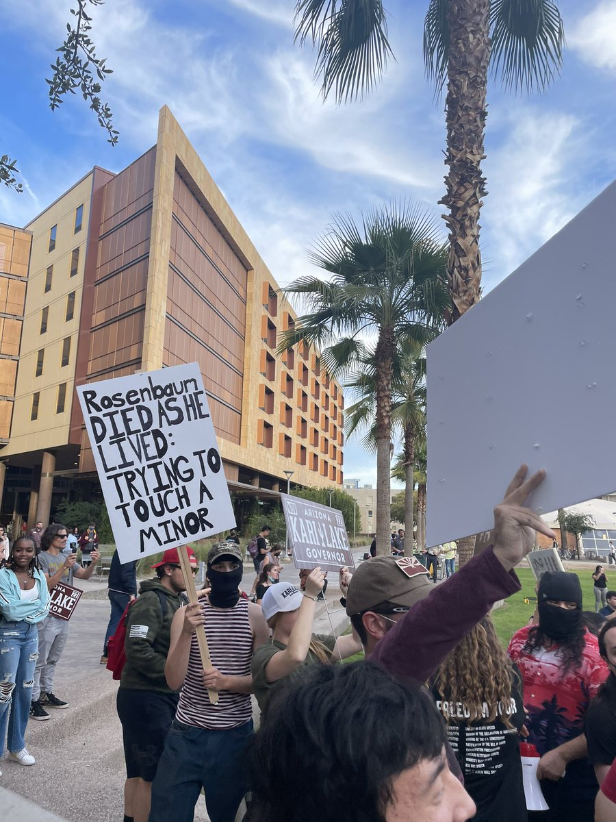 Julia Thornton tweet media