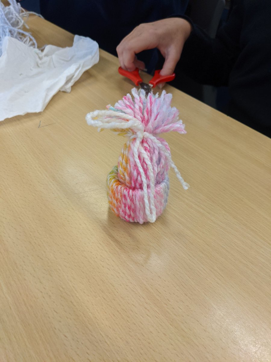 SpringCottagePS's tweet image. All of us from 6Tu would like to thank the parents from across Year 5&amp;amp;6 for a wonderful craft day! It's beginning to look a lot like Christmas 🎄 #SpringCottage6Tu