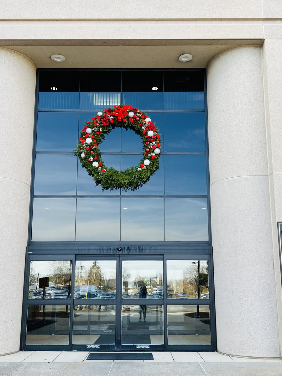 BaldwinMediaPR's tweet photo. Another reason Baldwin Media Strategic Communications loves being at One Liberty Square! Thank you Tomasso Group for getting Baldwin Media into the Christmas Spirit and for all that you've done in the building to celebrate the Holidays! https://t.co/yOCBfnaj8I