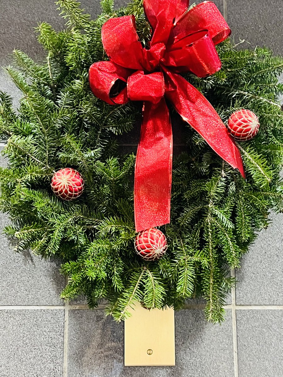 BaldwinMediaPR's tweet photo. Another reason Baldwin Media Strategic Communications loves being at One Liberty Square! Thank you Tomasso Group for getting Baldwin Media into the Christmas Spirit and for all that you've done in the building to celebrate the Holidays! https://t.co/yOCBfnaj8I