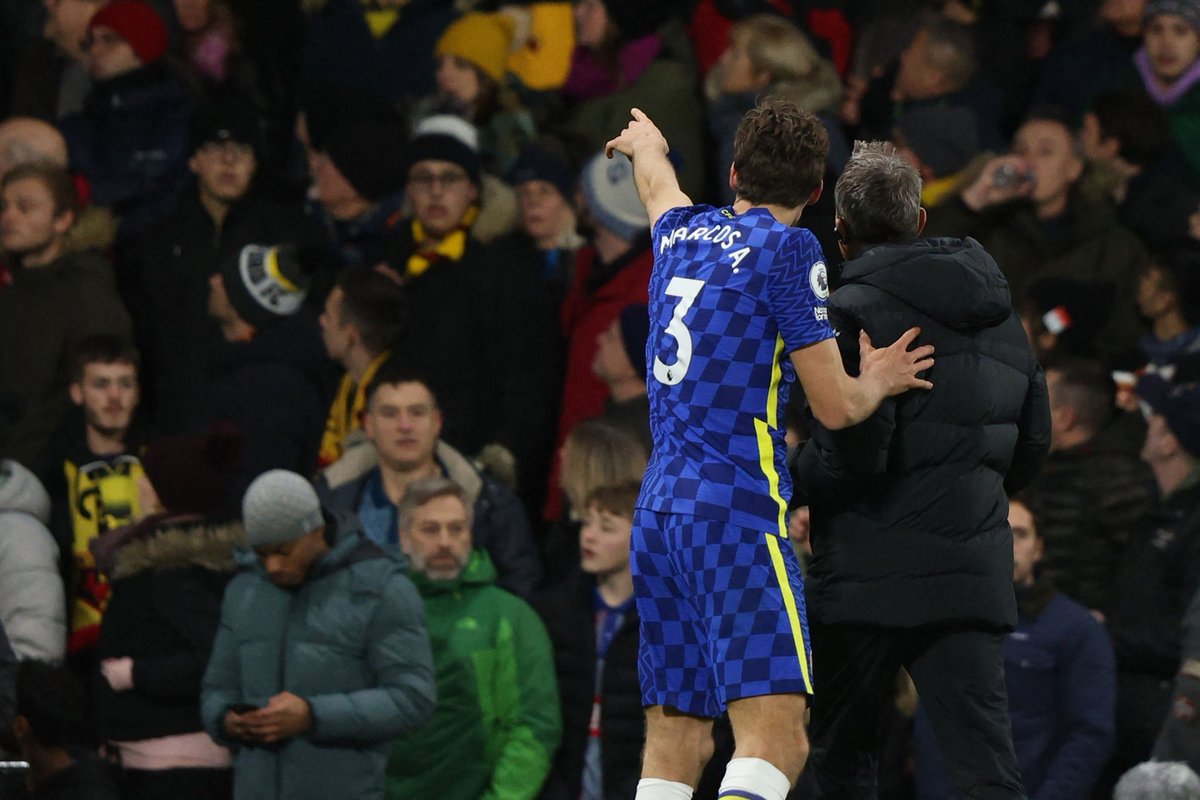 idextratime's tweet photo. Yang memberitahu jika ada suporter yg membutuhkan pertolongan medis adalah Marcos Alonso 👏🏻 https://t.co/4nQkj1sw6T