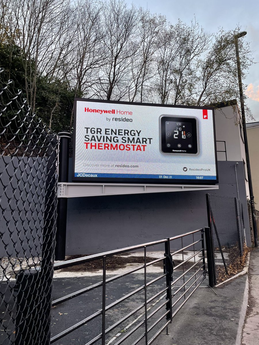 LeonWilton87's tweet photo. Check out who’s advertising on these digital boards in Bristol (Bath Road). One in front and another behind! Honeywell Home T6 getting the spotlight and being seen by 1000’s of people on there morning and evening commutes 👀😍. 
@ResideoProUK https://t.co/CBzivw85KS