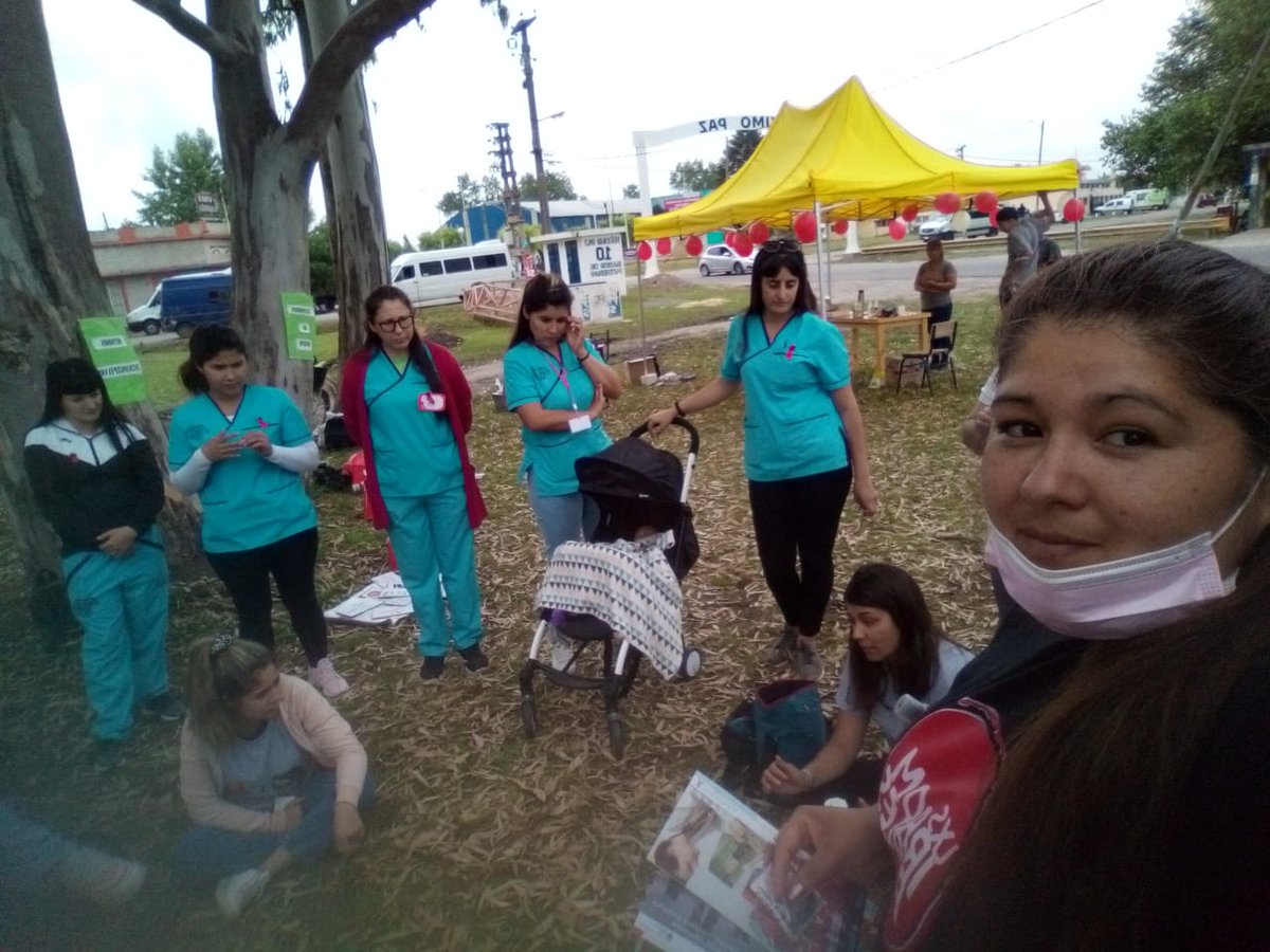 FuerzaColeCanu's tweet photo. Colaboramos con agrupaciones sociales locales en el #DiaInternacionalDeLuchaContraElSida en stands y repartiendo preservativos y folleteriía sobre prevencion de enfermedades  de transmisión sexual.
#LaRespuestaEsHoy
#VIHGente
#DiaMundialDelSIDA
#CuidateYCuida https://t.co/U09IQK83RB