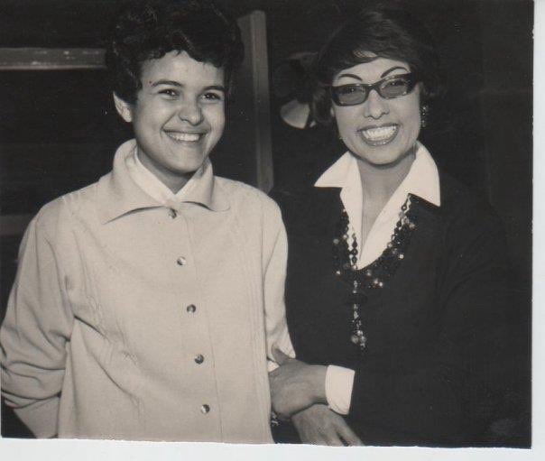 Honrada con la amistad que mantuve durante un par de años en Madrid con Josephine Baker, que ahora ha sido elevada por su historia y sus hazañas al Panteón Nacional, un trayecto increíble: del Follies Berger Al Panteón. Los que no sepan su historia, búsquenla y asómbrense.