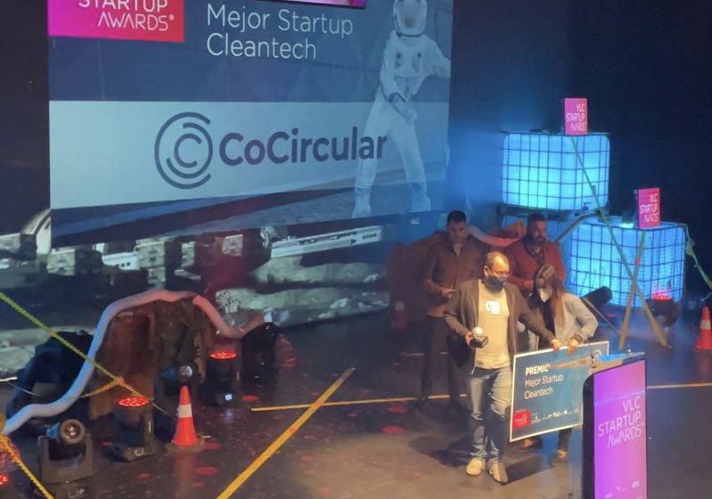 valenciactiva_'s tweet photo. 🏆🌱 Premio a la mejor Startup Sustainability de los #VLCStartupAwards.
 
#Cocircular: compañía que se centra en el la sostenibilidad de la gestión de residuos.
 
👏 ¡Felicidades! https://t.co/02duzOJkSH