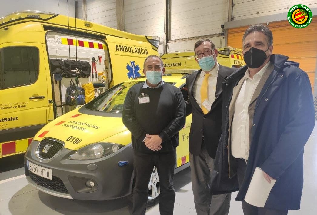 Hem presentat el projecte #TaxiCardioProtegit en el #CECOS als comandaments de #Barcelona central, Sud i Nord del <a href="/semgencat/">SEM. Generalitat</a>  i al Doctor <a href="/xjfabrega/">xavi jiménez fàbrega</a>, cap de l'Àrea d'Investigació i Desenvolupament del #SEM
Quina bona sintonia!!

#LaRcpSalvaVides
#VoluntariesSEM
#Esperança