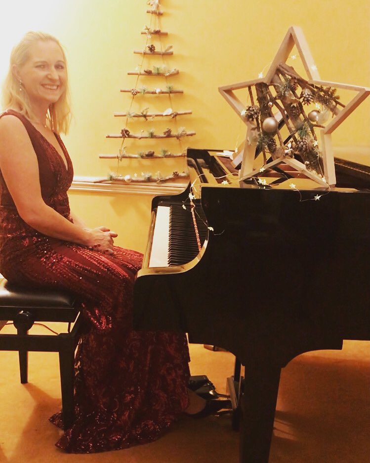 Here’s a great #PersonalisedGifts choose a piece of #Christmas #music/favourite melody,and your message and I’ll create a one of a kind musical message for you, #friends or #family ➡️ ko-fi.com/s/ed6fe5a903#C… #ChristmasGiftIdeas #Christmas2021