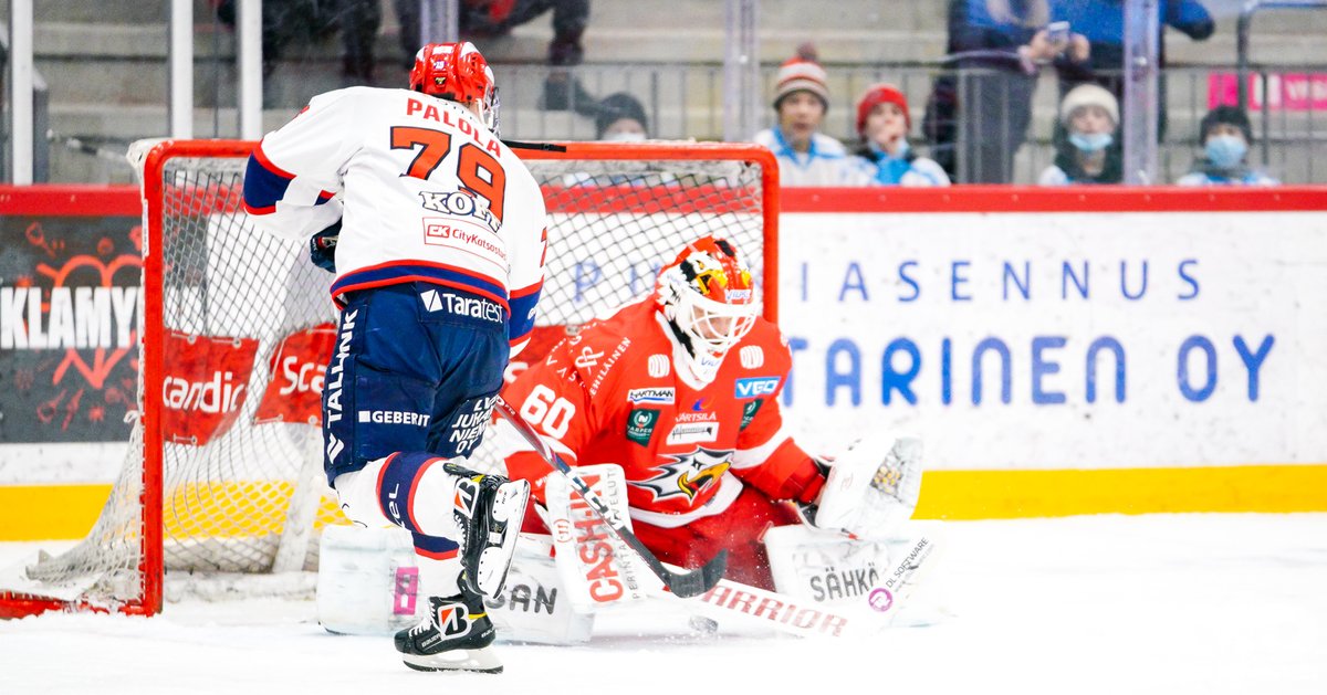 APhotoOffic's tweet image. Erään urheilukuvaajan jakomielitauti-päivä oli tänään kun @VaasanSport ja @HIFKHockey kohtasivat #vaasa:ssa.

Kuvat: @stoivonen 

#staytuna #4shots #urheilukuvaus #sportsphotography #gamedayphotos #apollophoto #liiga #vaasansport #hifk #sonysportsshooter #bealpha #hockeyphotos