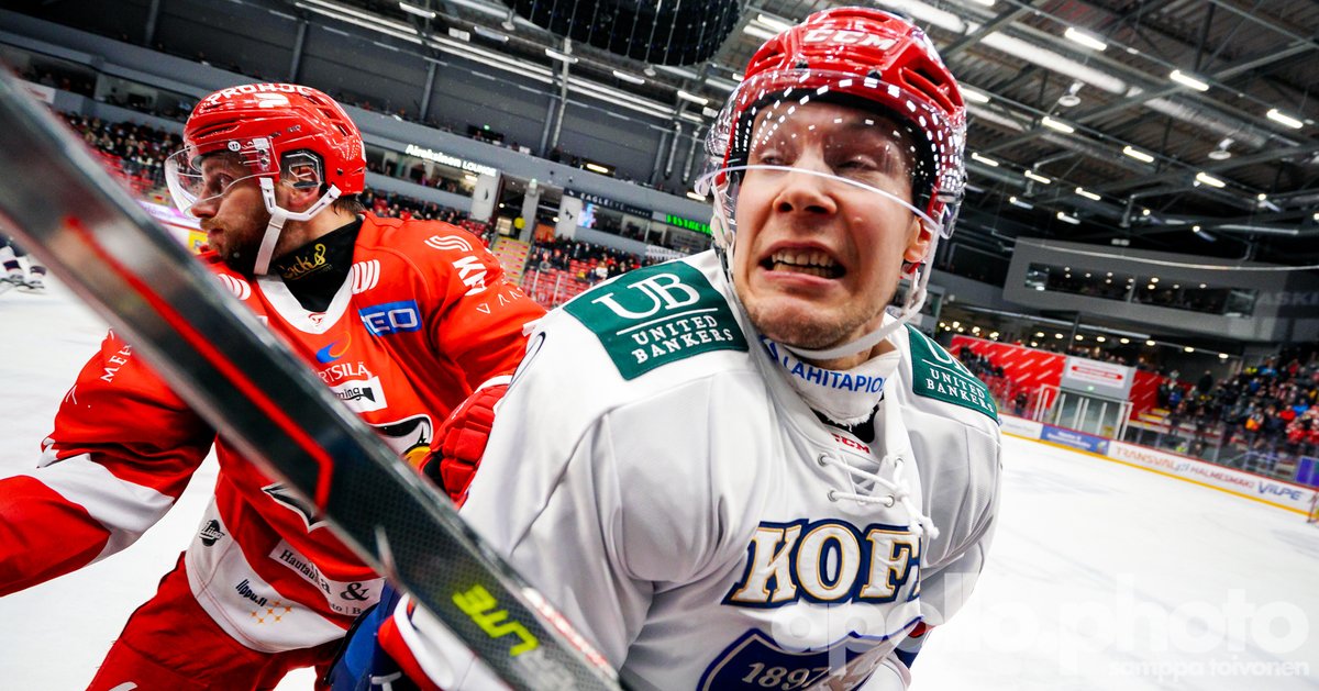APhotoOffic's tweet image. Erään urheilukuvaajan jakomielitauti-päivä oli tänään kun @VaasanSport ja @HIFKHockey kohtasivat #vaasa:ssa.

Kuvat: @stoivonen 

#staytuna #4shots #urheilukuvaus #sportsphotography #gamedayphotos #apollophoto #liiga #vaasansport #hifk #sonysportsshooter #bealpha #hockeyphotos