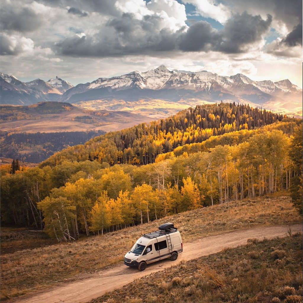 ROAVCustom's tweet photo. Coloroduh! 
#teluride #vanlife #vanconversion #sprintervanconversions #vanlifecamper #vanlifestyle #vanlifers #mercedessprinter #sprintervan #tinyhouse #sprinter4x4 #campervan #colorado @connorrrmorris https://t.co/QWk4ZPutHr