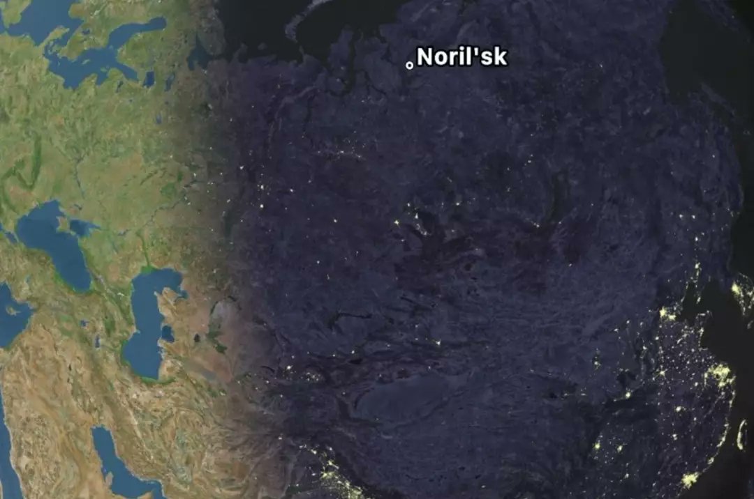 La “noche polar” sume a #Norilsk, en el Ártico ruso, desde el 30 de noviembre hasta el 12 de enero de 2022 en la oscuridad.
Este fenómeno se da debido a que la inclinación de la tierra, durante este periodo, provoca que esta ciudad de la espalda al sol, por lo que no reciben luz.