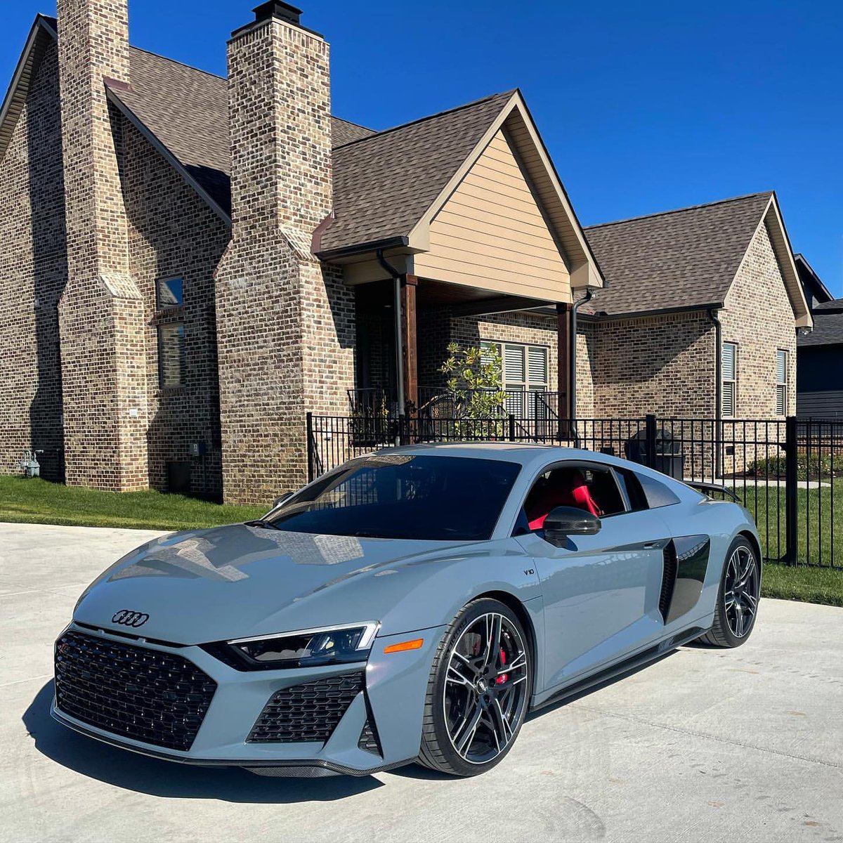 carpxrnpicx's tweet photo. Audi R8 https://t.co/3C18NjCvjV