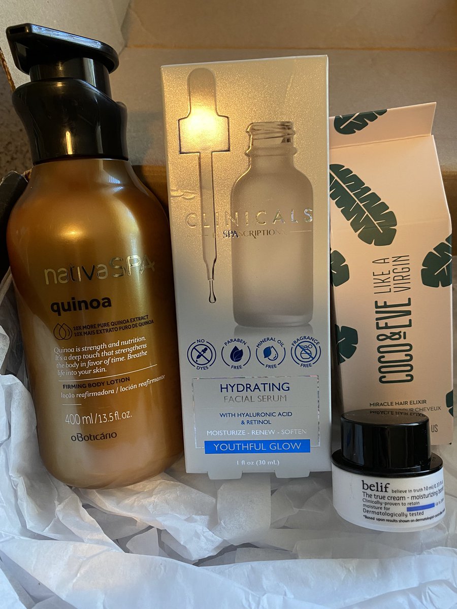 HairFlipsNChips's tweet photo. @Influenster โs killing it again with this #WinterPrepVoxBox https://t.co/soGjrEpnml