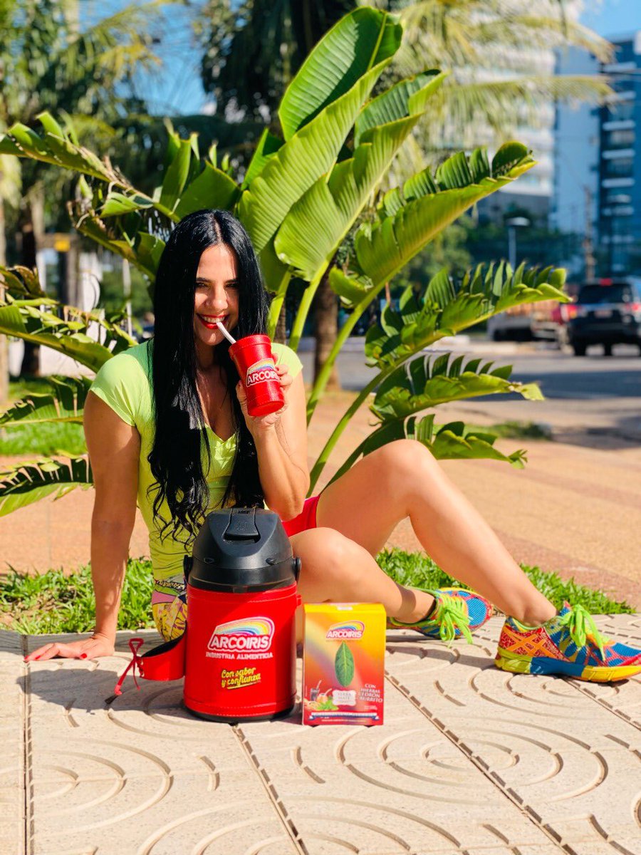 noritarodrigok's tweet image. ¡Qué calor! 🔥🥵

😍 Por suerte un rico Tereré con cedrón y burrito de @Arcoiris_Py te refresca al 💯 🎉

#noritarodríguez #arcoirispy #tereré